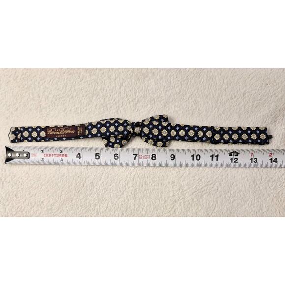 Brooks Brothers Makers Mens Silk Bow Tie Navy Blue Yellow Geometric Pattern - Picture 3 of 7